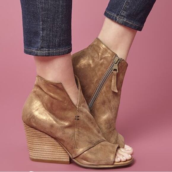 Miz Mooz Shoes - MIZ MOOZ Kimball Open Toe Stacked Wedge Heel Bootie In Bronze/Tan Leather Sz 40